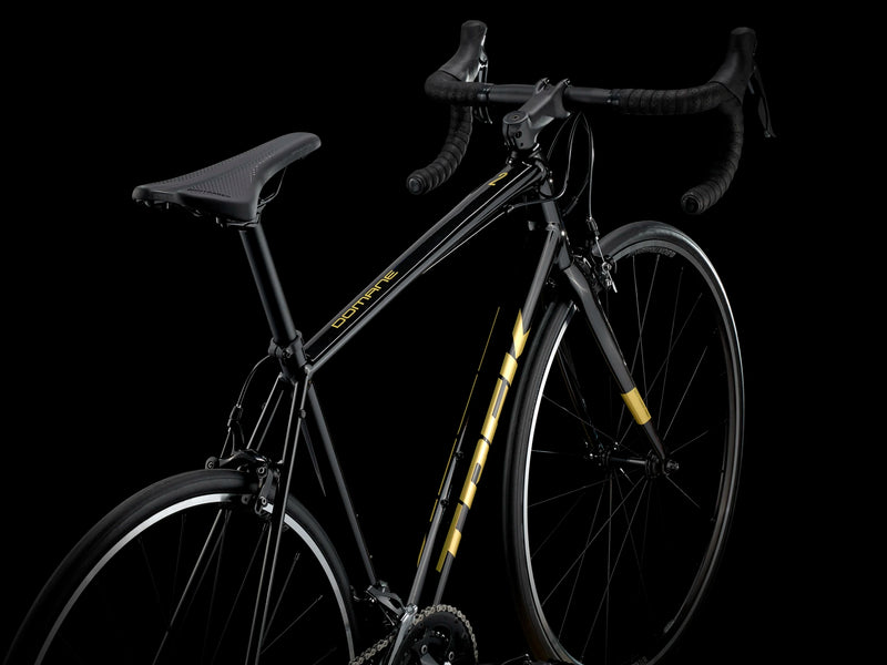 Bicicleta Trek Domane AL 2 2023 Preta/Dourada – Bike Village Bicicleta Trek Domane AL 2 2023 Preta/Dourada – Bike Village