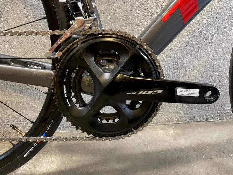 Bicicleta Trek Émonda SL 5 Cinza/Vermelha Seminova - Tamanho 60